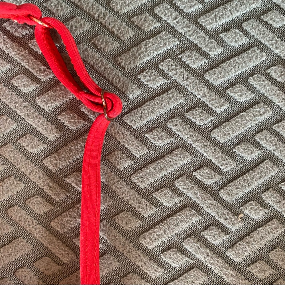 Red Ribbed Knot-Front Bikini Set - Picture 6 of 8